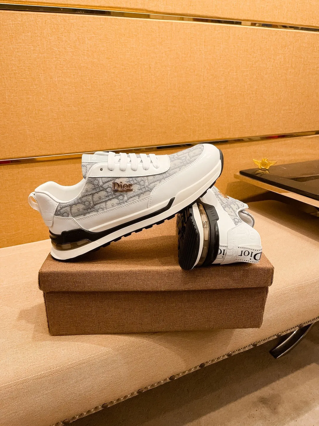 Men's shoes 💰 420💰【Dior】🔥Men's high-end brand of shoes official website 1:1 latest masterpiece: the upper is made of Italian imported first-layer cowhide with a comfortable and breathable lining➕original non-slip and wear-resistant outsole🔥, making walking more convenient and comfortable! An exclusive new model, a stunning work, a beautiful 1:1 replica [color] compared to the official quality! Create a fashionable personality to set off your uniqueness! A must-have for trendy men! Classic 🔥Size: 38-44 Color: 🔥 2⃣️colors available🔥